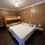 ゲストハウス Restaurante De Montana Pous De La Neu
