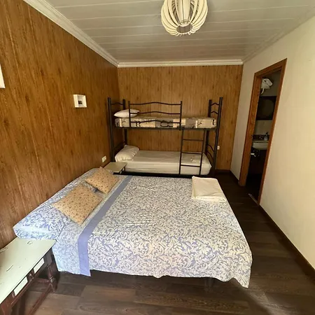 게스트하우스 Restaurante De Montana Pous De La Neu 3*