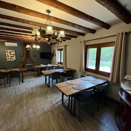 Restaurante De Montana Pous De La Neu 게스트하우스